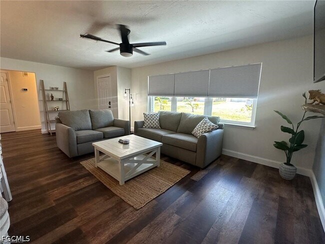 Building Photo - 723 Sabur Ct