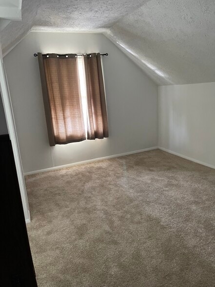 Upstairs bedroom - 1411 Falcon Dr