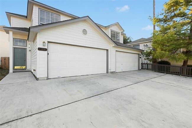 Building Photo - 808 Sagewood Trail