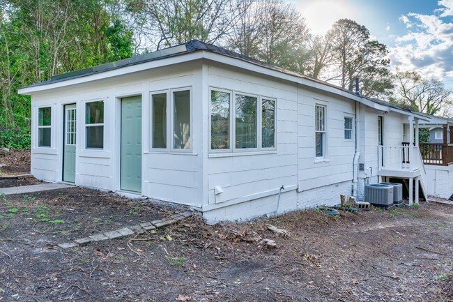 Building Photo - Cozy Home in Columbia's Downtown Core - Unit A