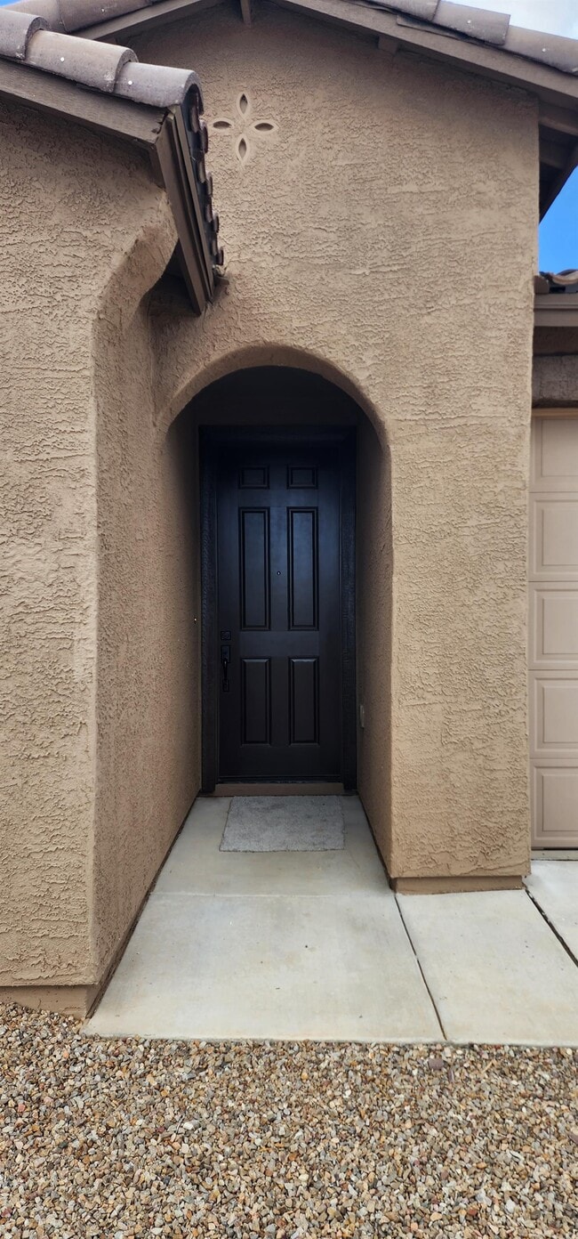 Building Photo - 7822 S Wolf Creek Dr