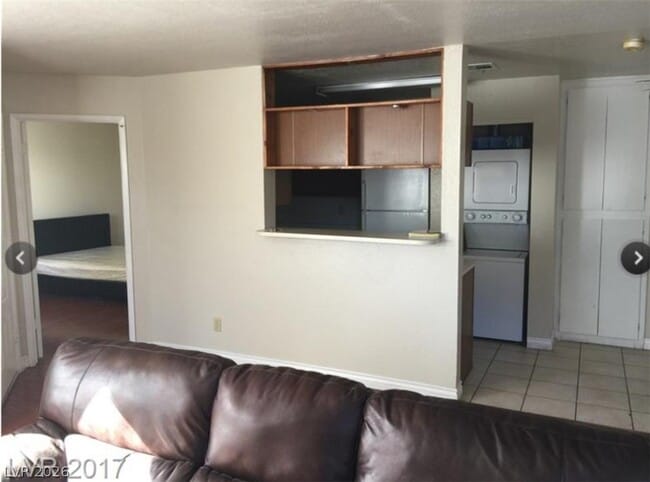 Building Photo - 3926 Bushnell Dr