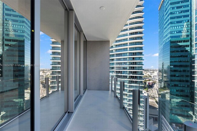 Building Photo - 300 Biscayne Blvd Way