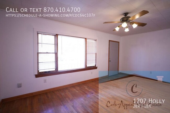 Building Photo - 1207 Holly-