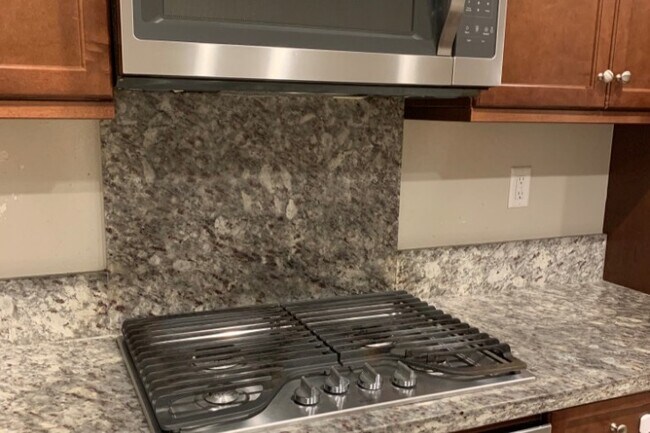 Building Photo - 6050 Dublin Blvd