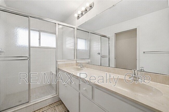 Building Photo - 4210 N Mae W Way