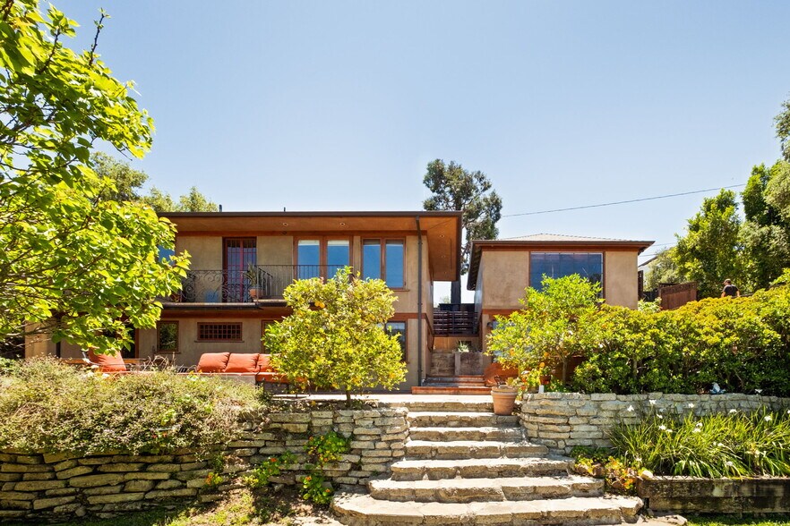 Building Photo - 21071 Waveview Dr