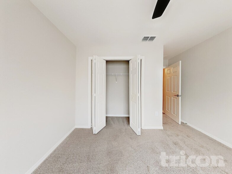 Building Photo - 505 Interlock St