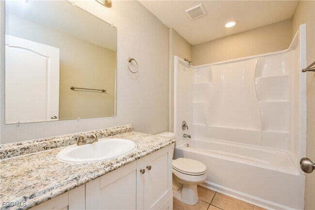 Building Photo - 1629 NW 5th Pl