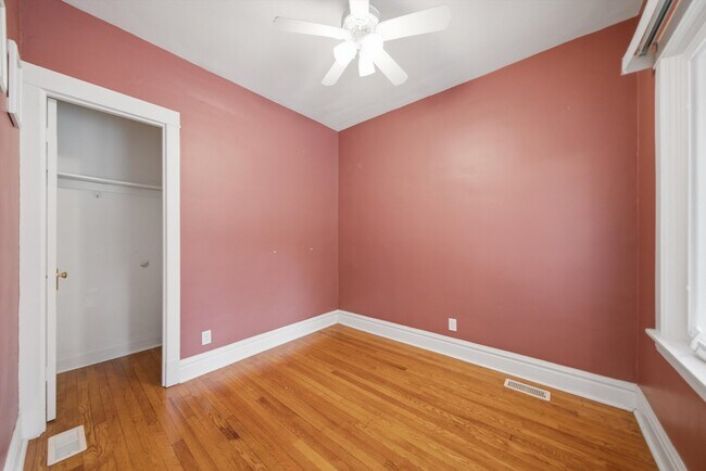 Building Photo - 2240 Highland Ave
