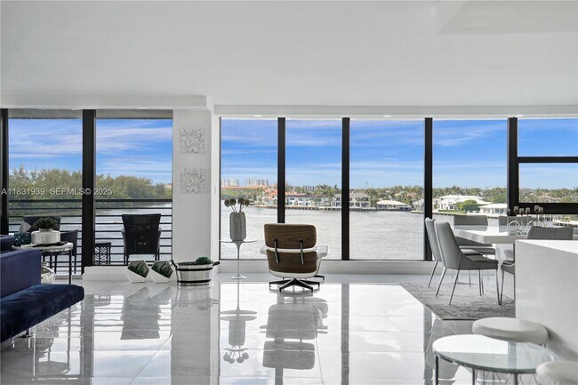 Building Photo - 900 NE Spanish River Blvd