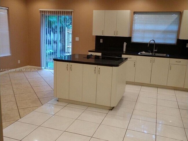 Building Photo - 2436 Raleigh St