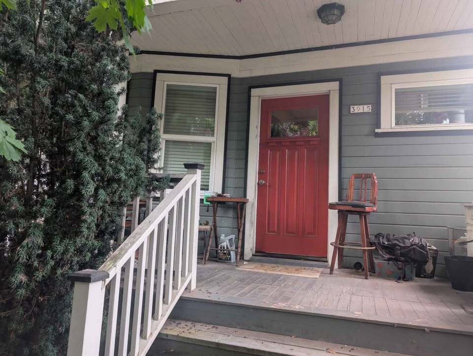 Building Photo - 3915 N Vancouver Ave