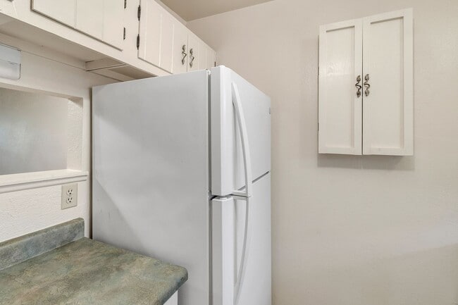 Building Photo - Cozy 2-Bedroom Condo Near CMU & St. Mary’s...