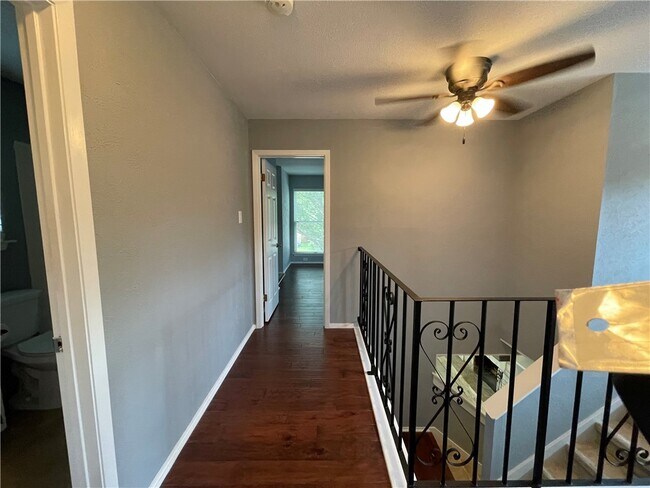 Building Photo - 7415 Shadywood Dr