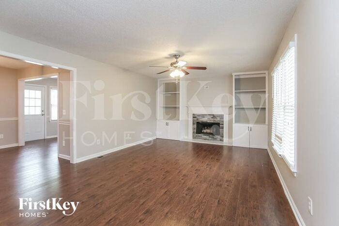 Building Photo - 103 Ivy Ln SE