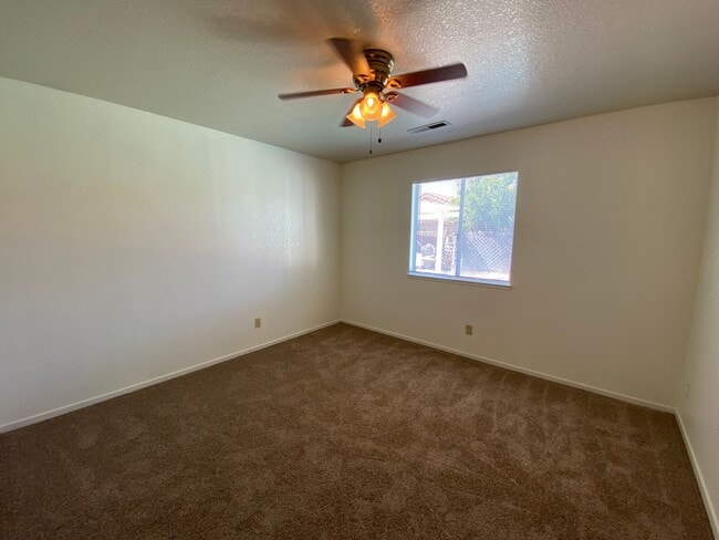 Building Photo - REDUCED!!  3 Bedroom 2 Bath with POOL!