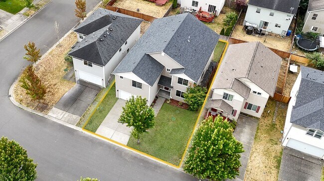 Building Photo - Spacious 5-Bedroom Home in Prime Yelm Loca...