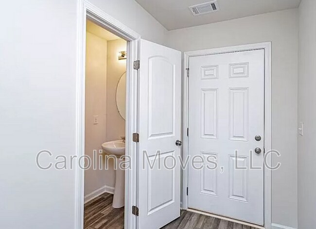 Building Photo - 523 Springtime Ln