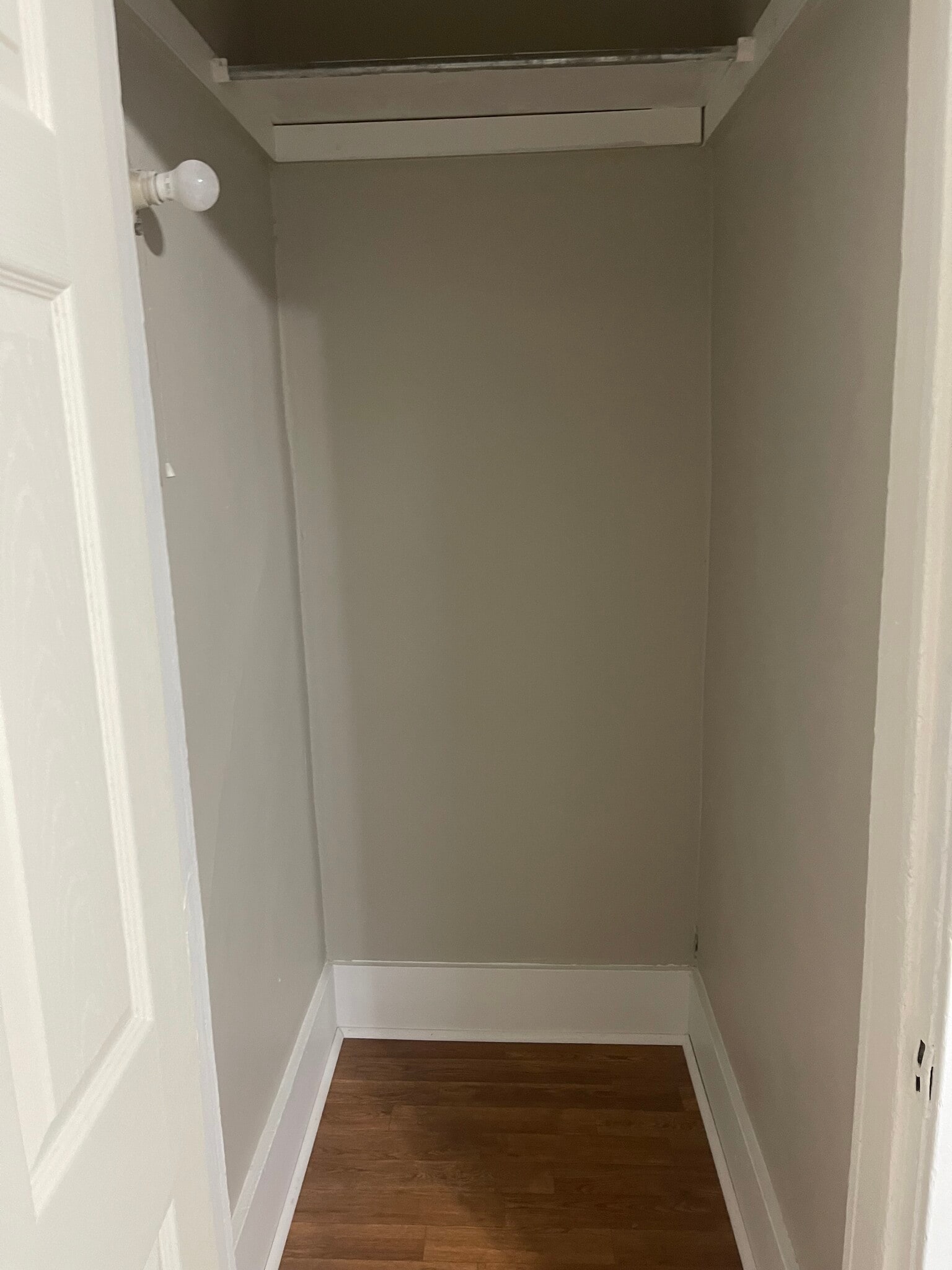 Building Photo - 836 N Larch St