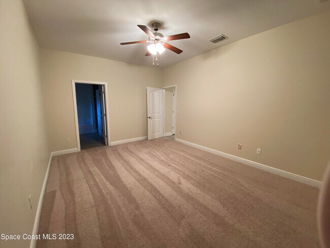 Building Photo - 6124 Serene Pl