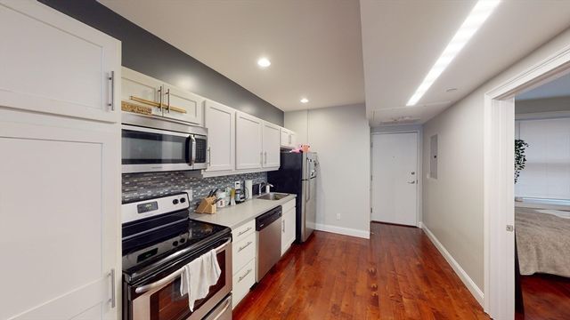 Primary Photo - 15 Anderson St