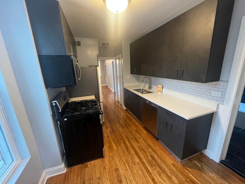 Kitchen - 6444 S Dorchester Ave