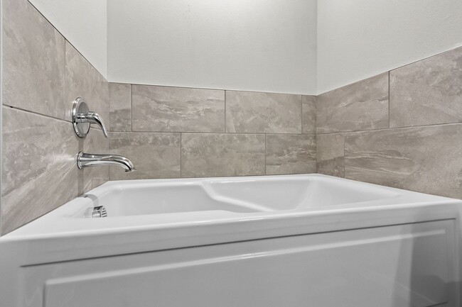 Building Photo - Gorgeous home ready for you!