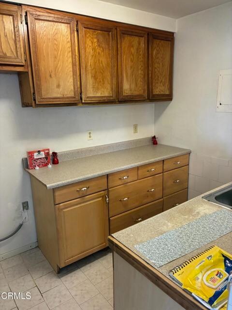 Building Photo - 702 W Hemlock St