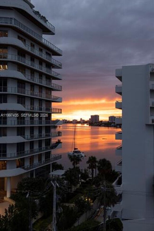 Building Photo - 6801 Indian Creek Dr