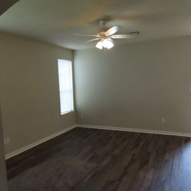 Building Photo - 4107 McFarland Dr