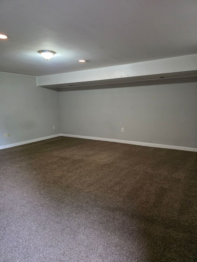 Building Photo - Townhouse in Newark/Bear Area