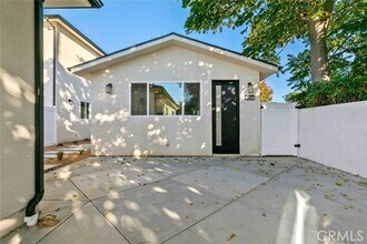 Building Photo - 6844 Cedros Ave