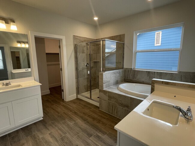 Building Photo - 100 Buckle Cove