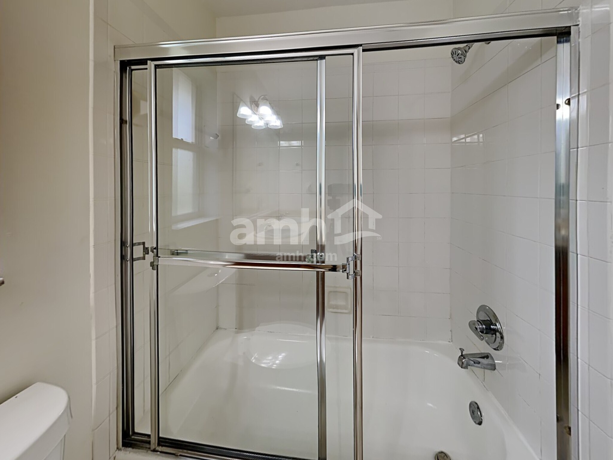 Building Photo - 1009 SW Alcantarra Blvd