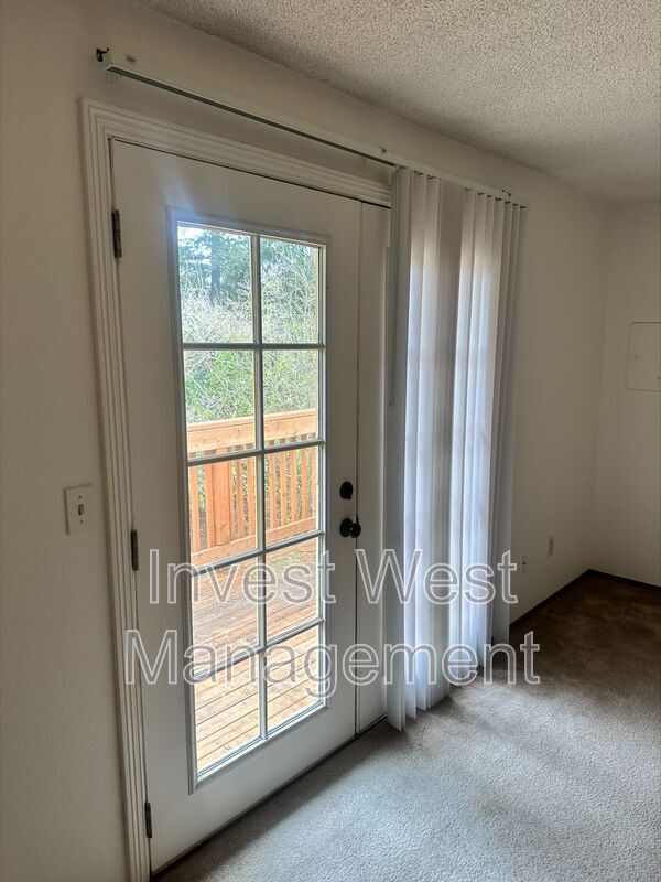 Building Photo - 14017 NE Keyes Ct