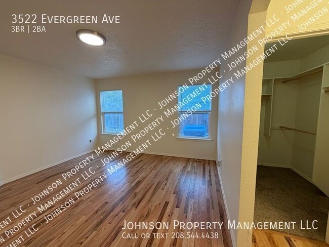 Building Photo - 3522 Evergreen Ave