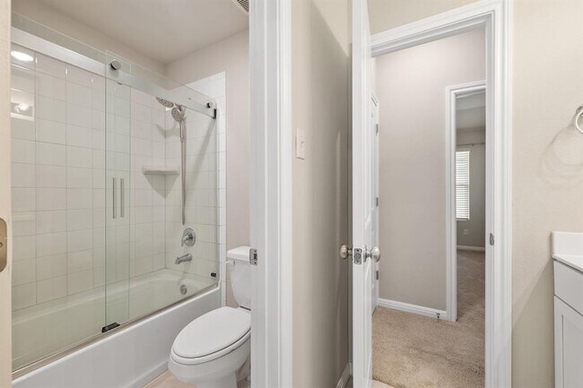 Building Photo - 17708 Zinfandel Dr