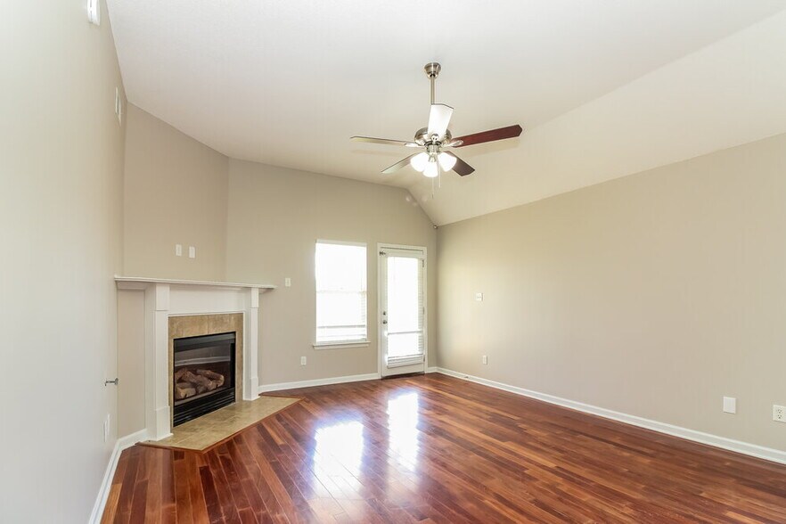 Building Photo - 5842 Carrel Cove