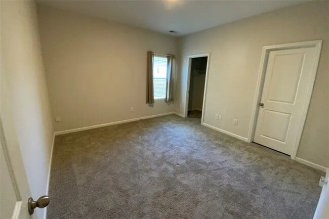 Building Photo - 1044 Fairfield Dr