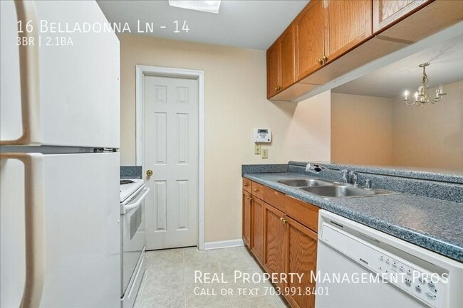 Building Photo - 16 Belladonna Ln