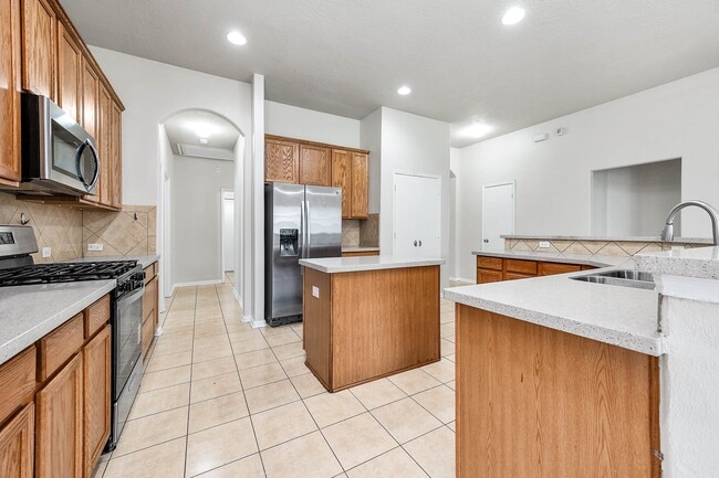 Building Photo - 927 Hannah Falls Ln