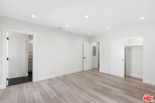 Building Photo - 8575 Horner St