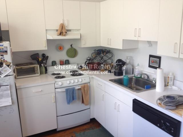 Building Photo - 1539 Beacon St