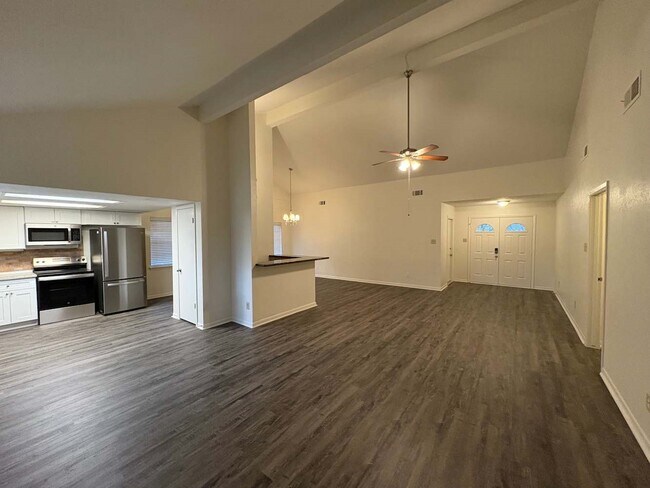 Building Photo - 1613 Cantrell Blvd