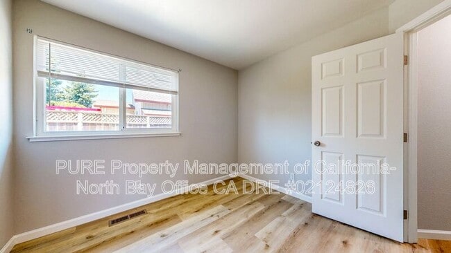 Building Photo - 1107 Navarro St