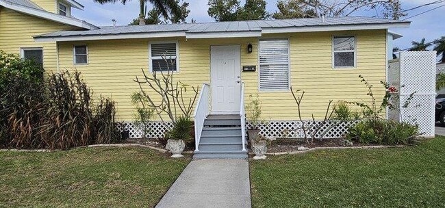 Primary Photo - 461 W Marion Ave