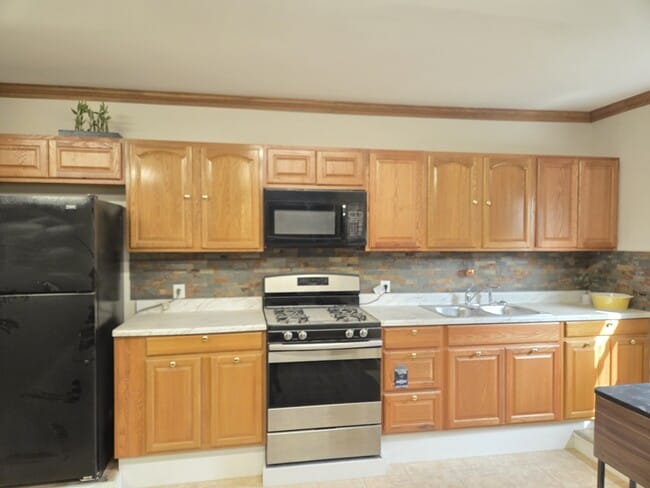 Building Photo - 148 High St