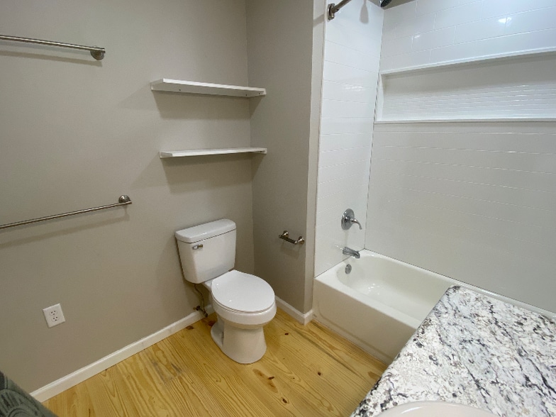 Building Photo - 80 Redwood Ln