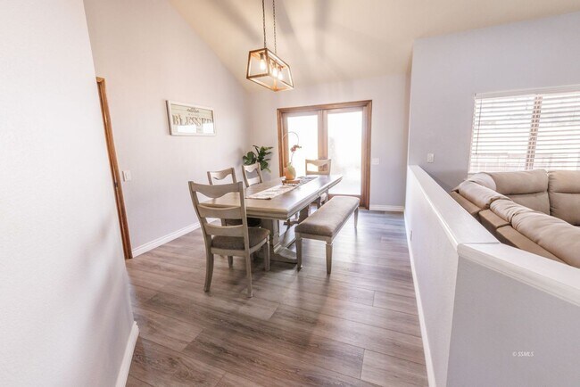Building Photo - Beautiful home for rent